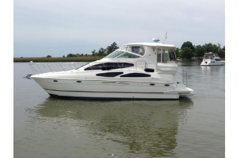 2004 Cruisers Yachts 405 Express